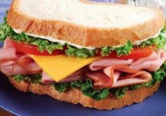 4.Sandwich de jamon y queso